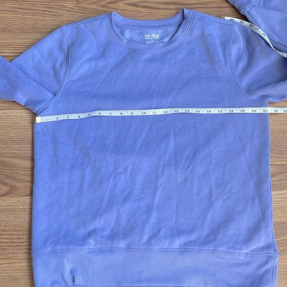 Tek Gear Ultrasoft Fleece Crewneck Sweatshirt Lola Purple Size M NWOT - Picture 2 of 8